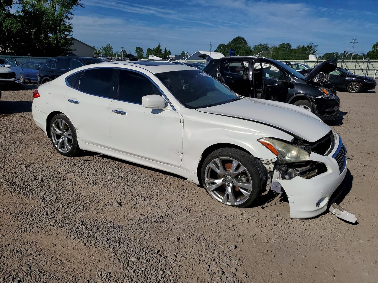2011 INFINITI M37