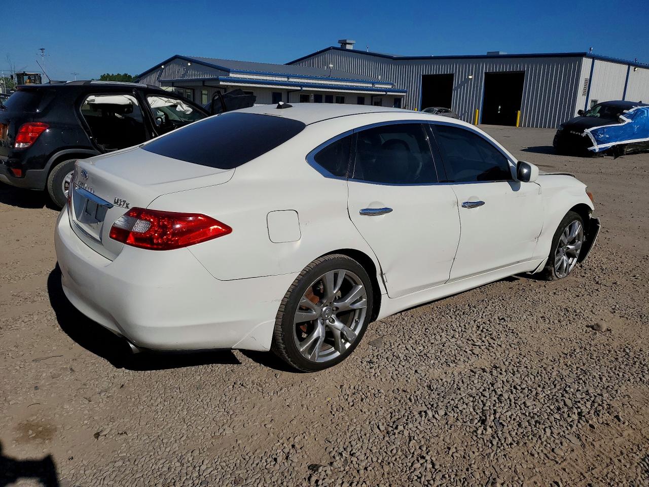 2011 INFINITI M37