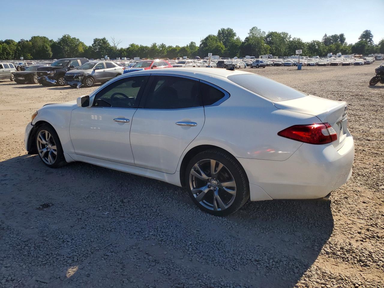 2011 INFINITI M37