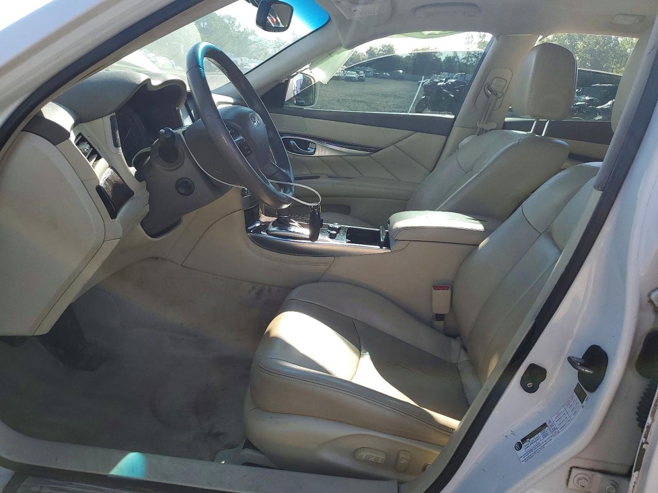 2011 INFINITI M37