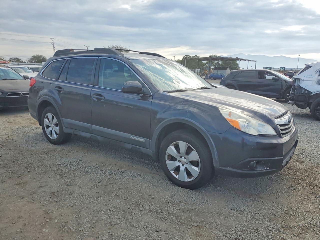 2012 SUBARU OUTBACK