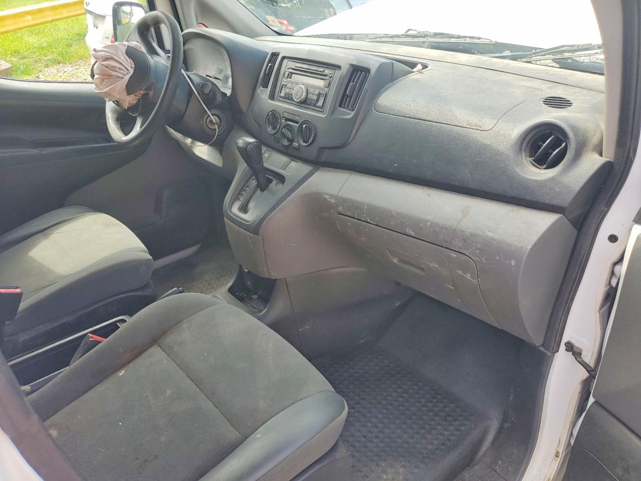 2017 NISSAN NV