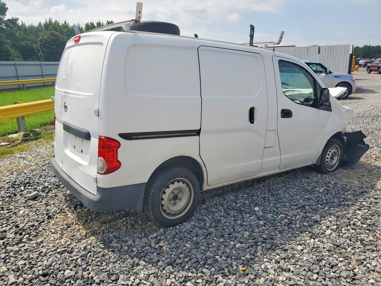 2017 NISSAN NV
