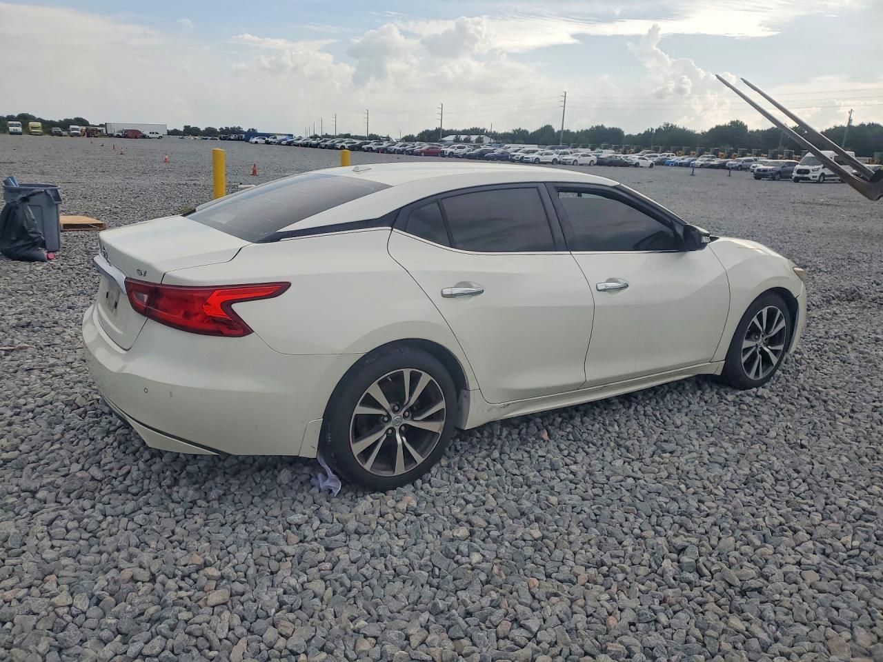 2017 NISSAN MAXIMA