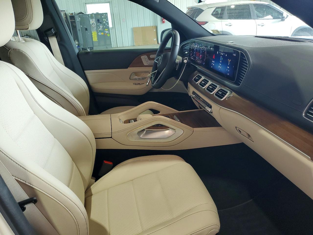 2025 MERCEDES-BENZ GLS-CLASS