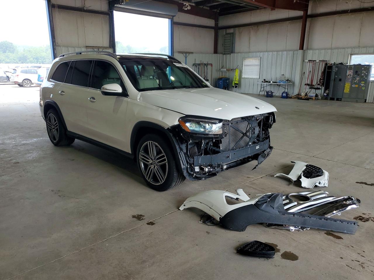 2025 MERCEDES-BENZ GLS-CLASS