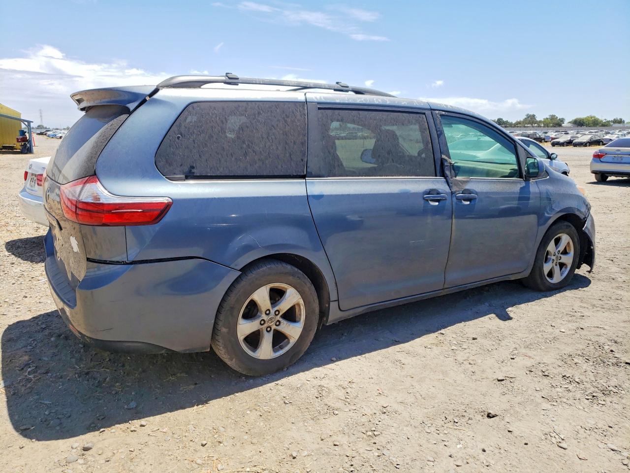 2015 TOYOTA SIENNA