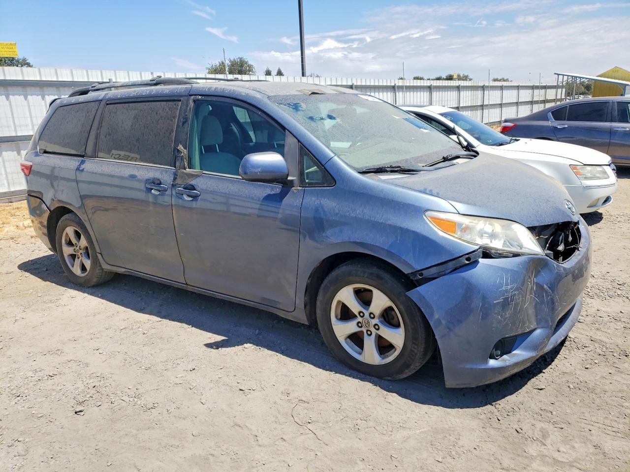 2015 TOYOTA SIENNA