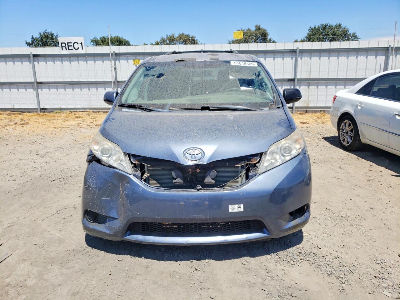 2015 TOYOTA SIENNA