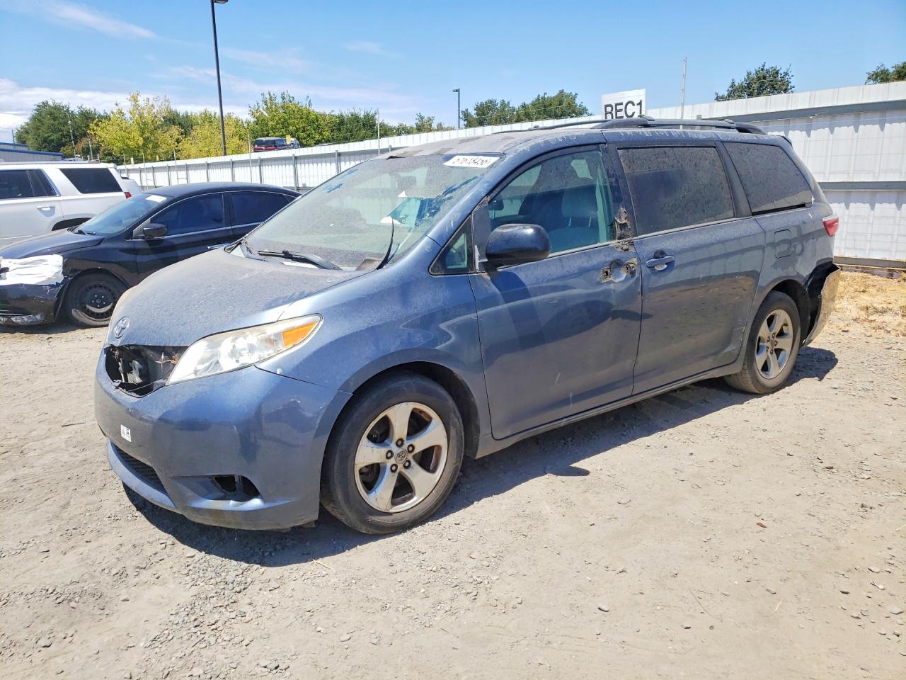 2015 TOYOTA SIENNA
