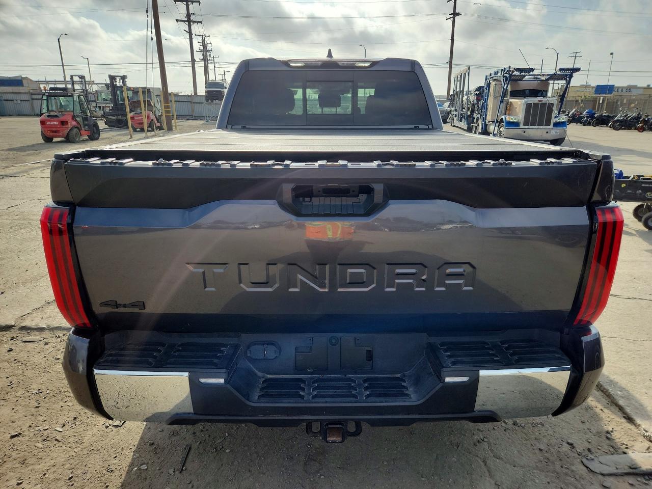 2023 TOYOTA TUNDRA