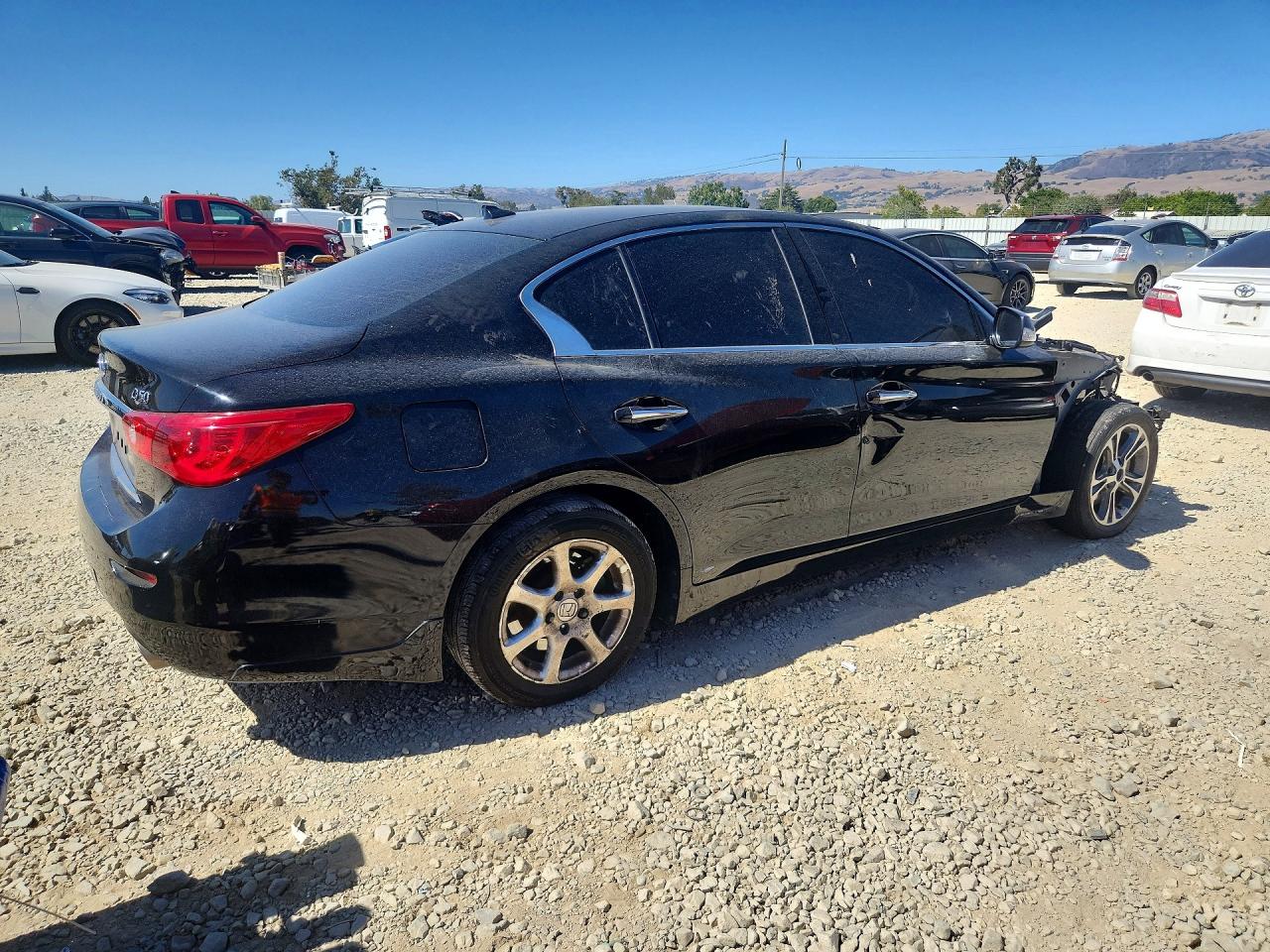 2015 INFINITI Q50