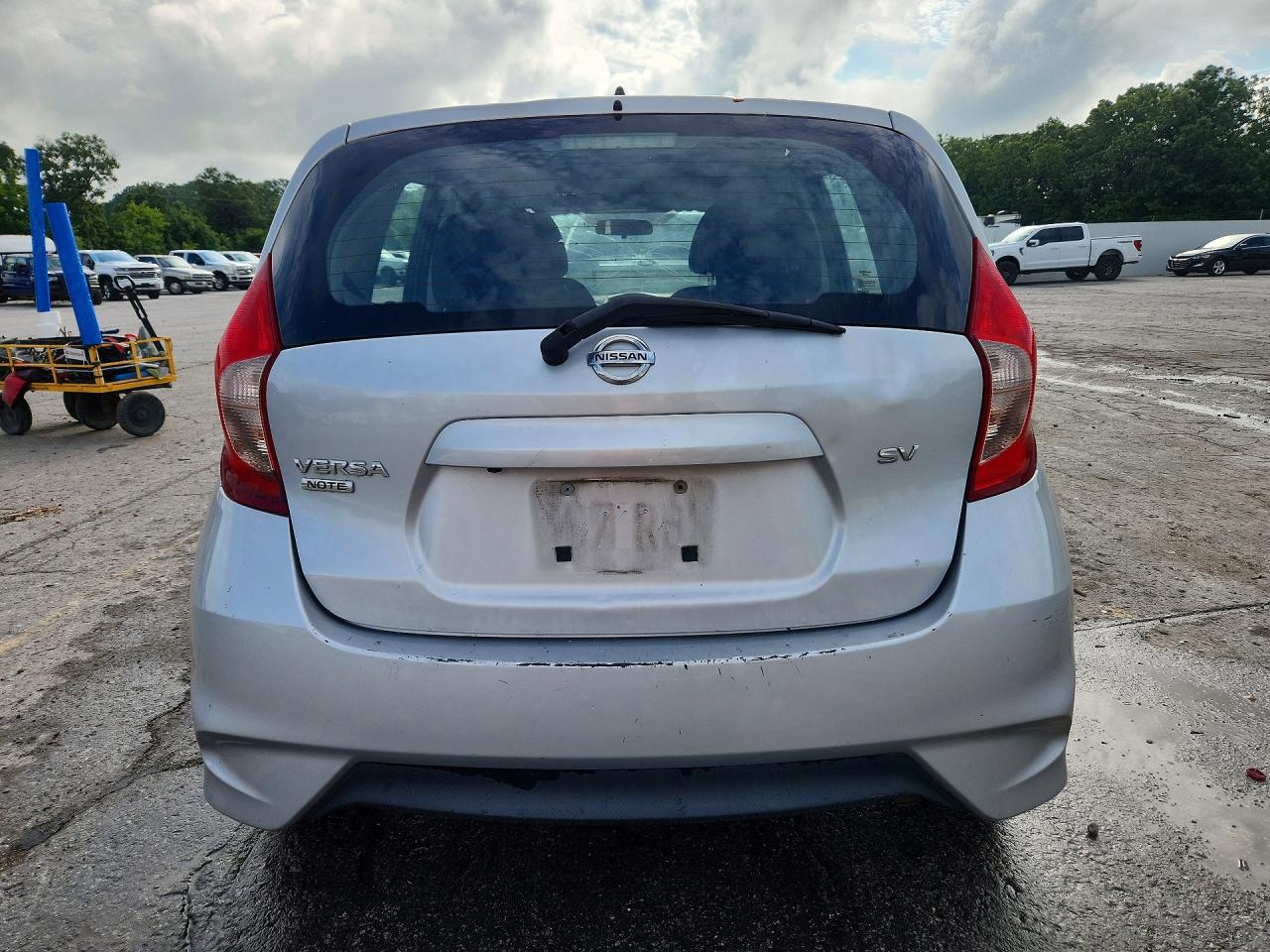 2017 NISSAN VERSA