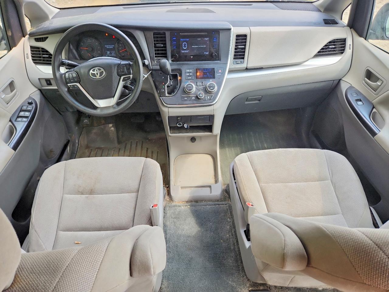 2017 TOYOTA SIENNA