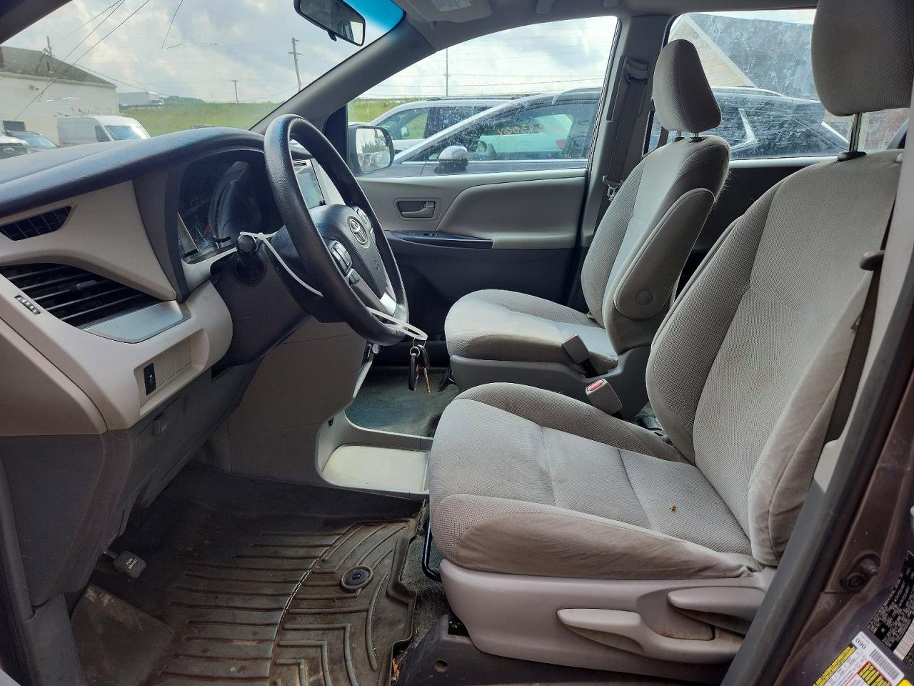 2017 TOYOTA SIENNA