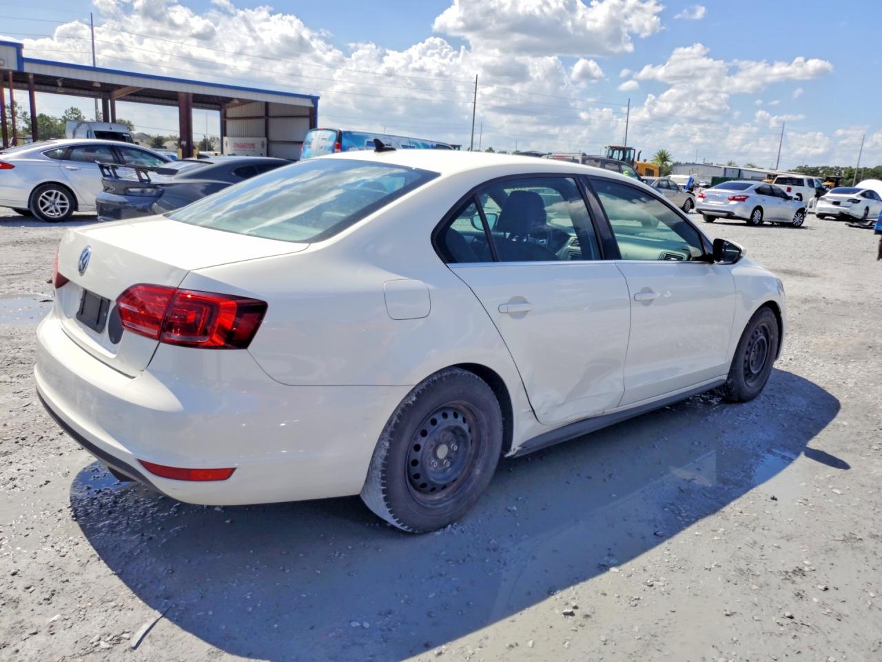 2013 VOLKSWAGEN JETTA