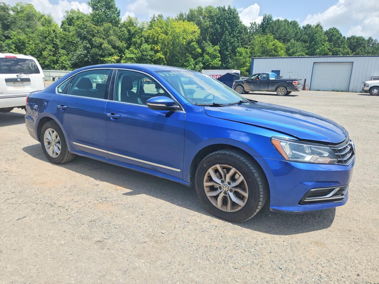 2016 VOLKSWAGEN PASSAT