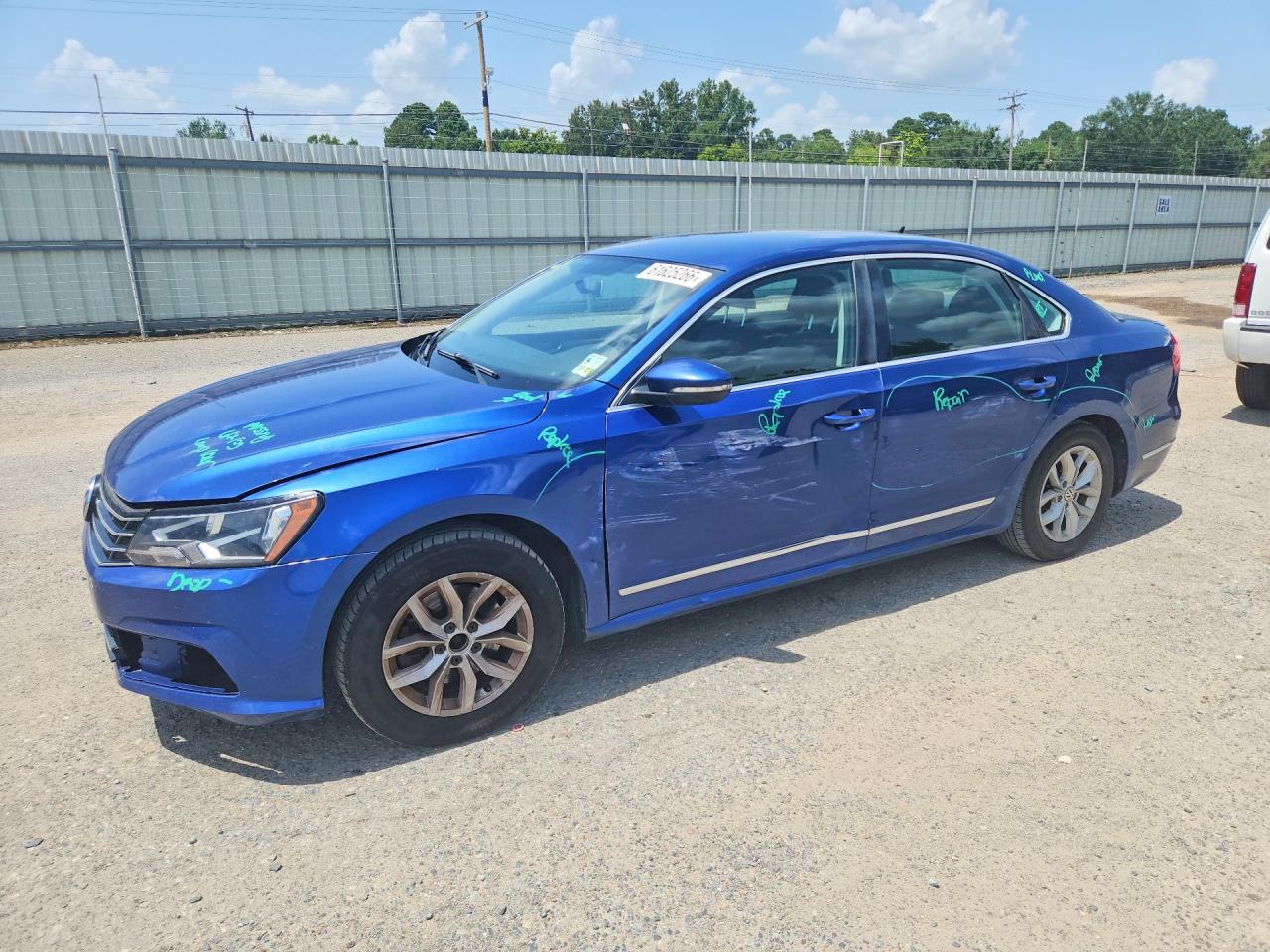 2016 VOLKSWAGEN PASSAT