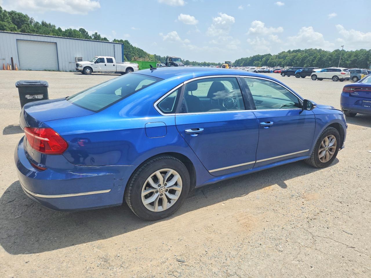 2016 VOLKSWAGEN PASSAT