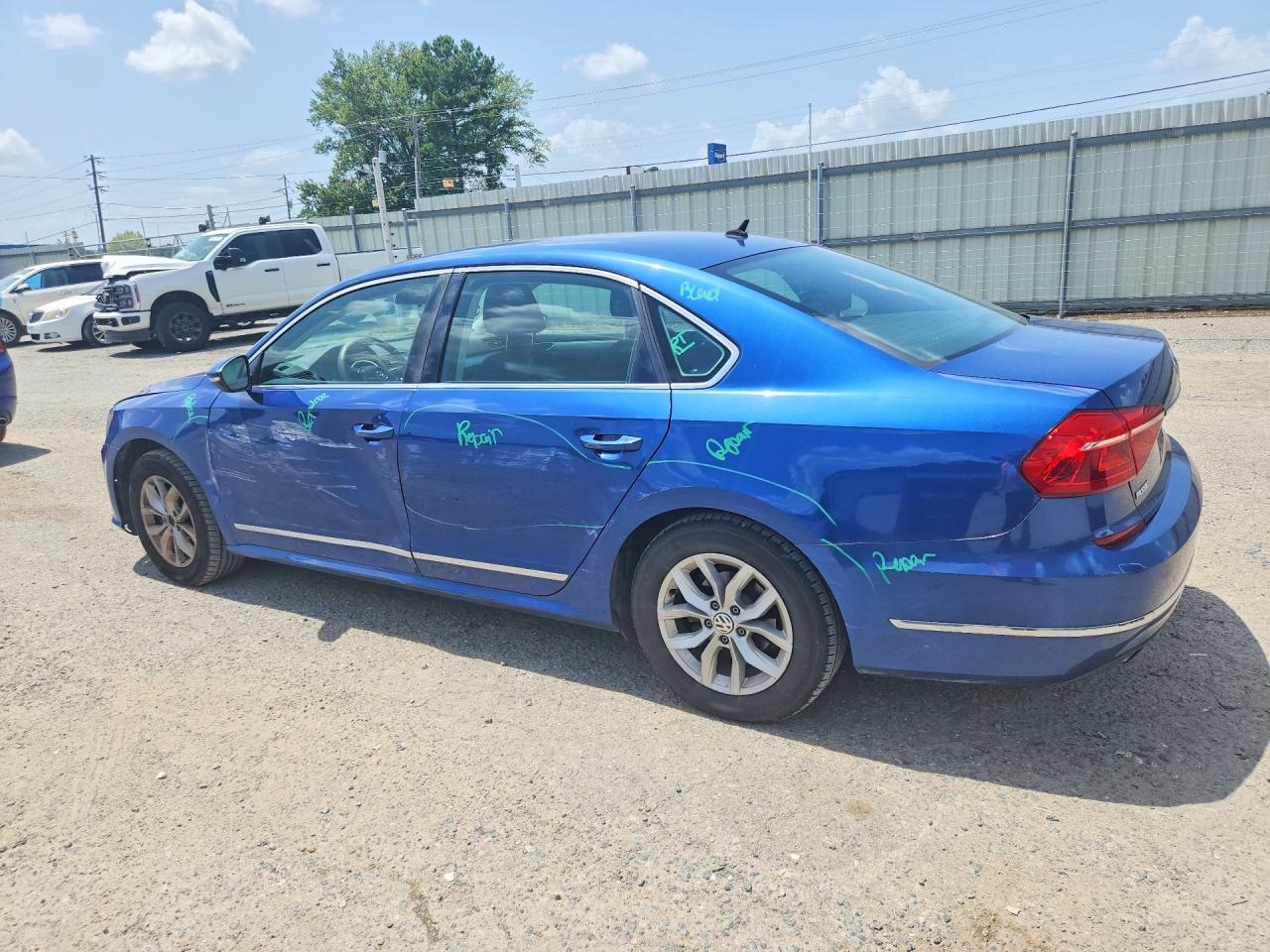 2016 VOLKSWAGEN PASSAT