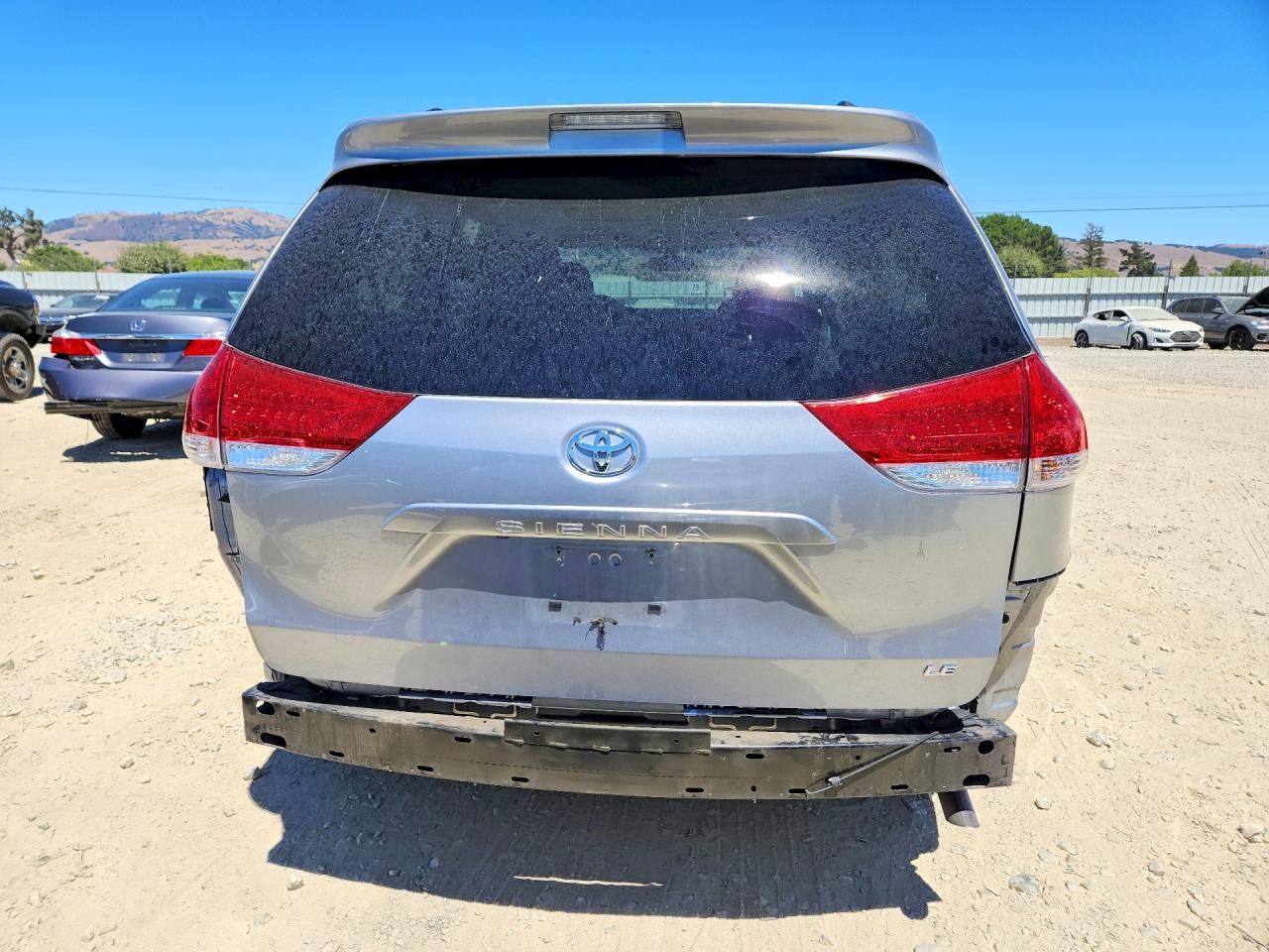 2012 TOYOTA SIENNA