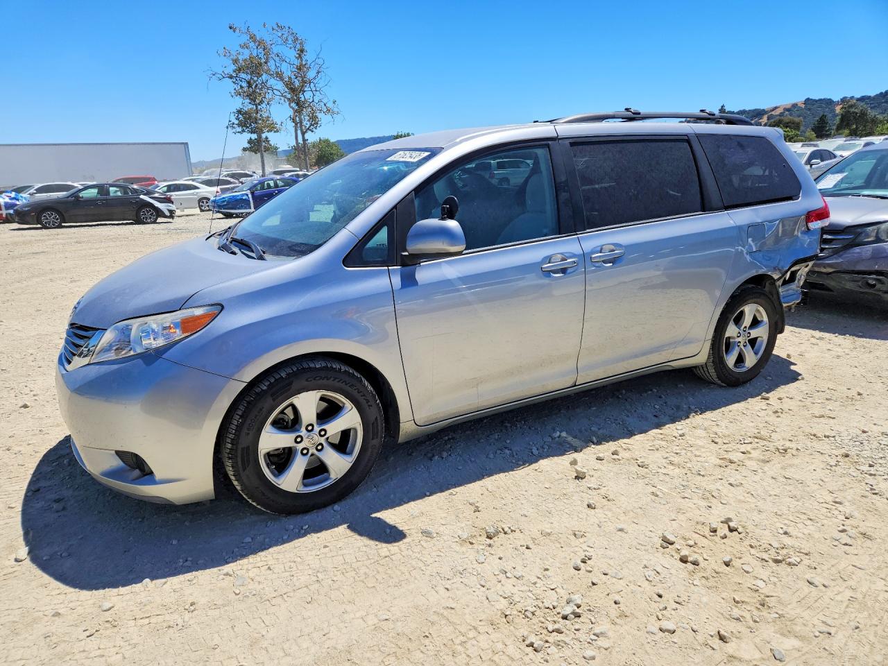 2012 TOYOTA SIENNA