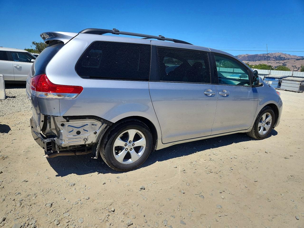 2012 TOYOTA SIENNA