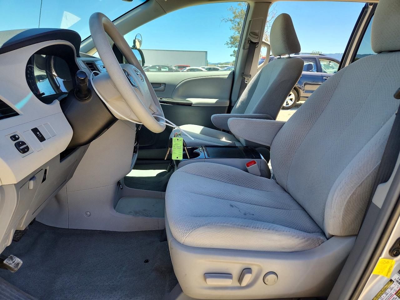 2012 TOYOTA SIENNA
