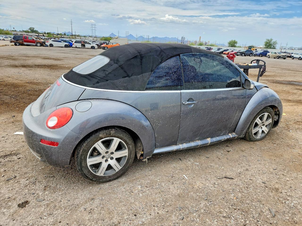 2006 VOLKSWAGEN BEETLE