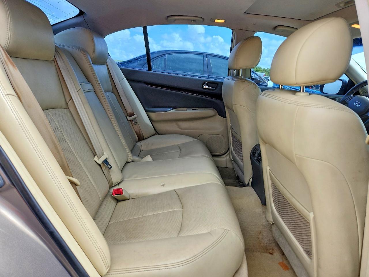 2013 INFINITI G37