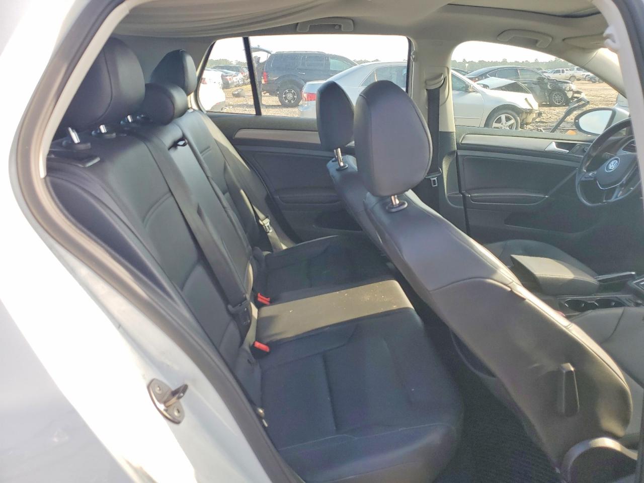 2015 VOLKSWAGEN GOLF