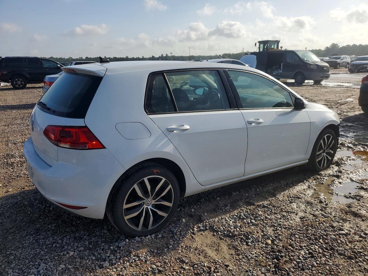 2015 VOLKSWAGEN GOLF