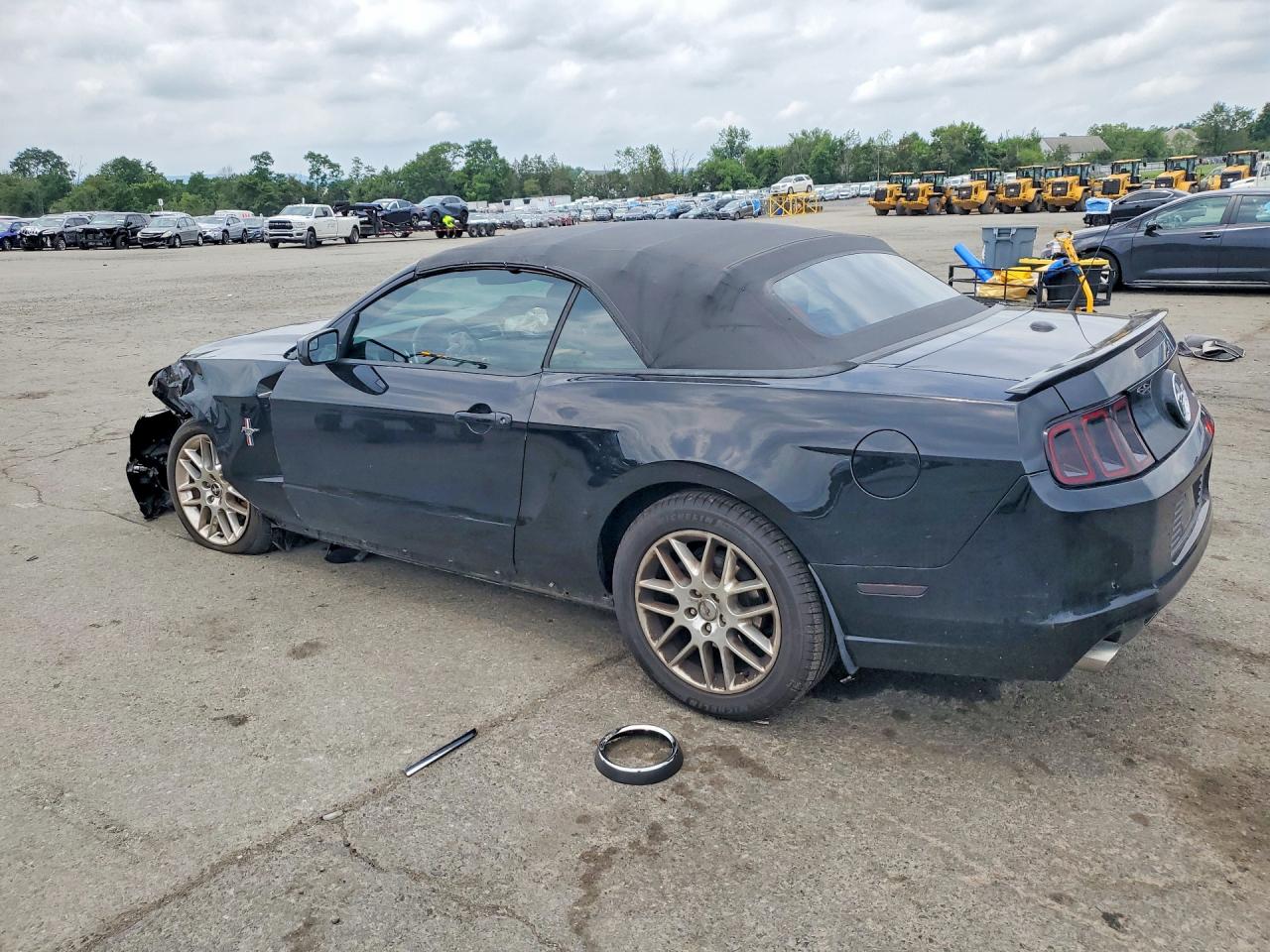 2013 FORD MUSTANG