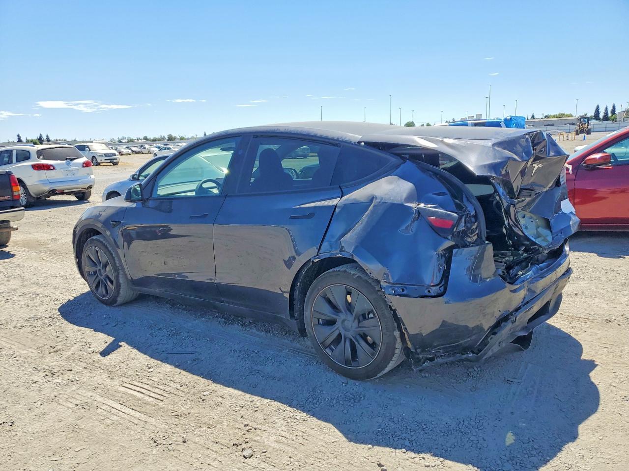 2025 TESLA MODEL Y