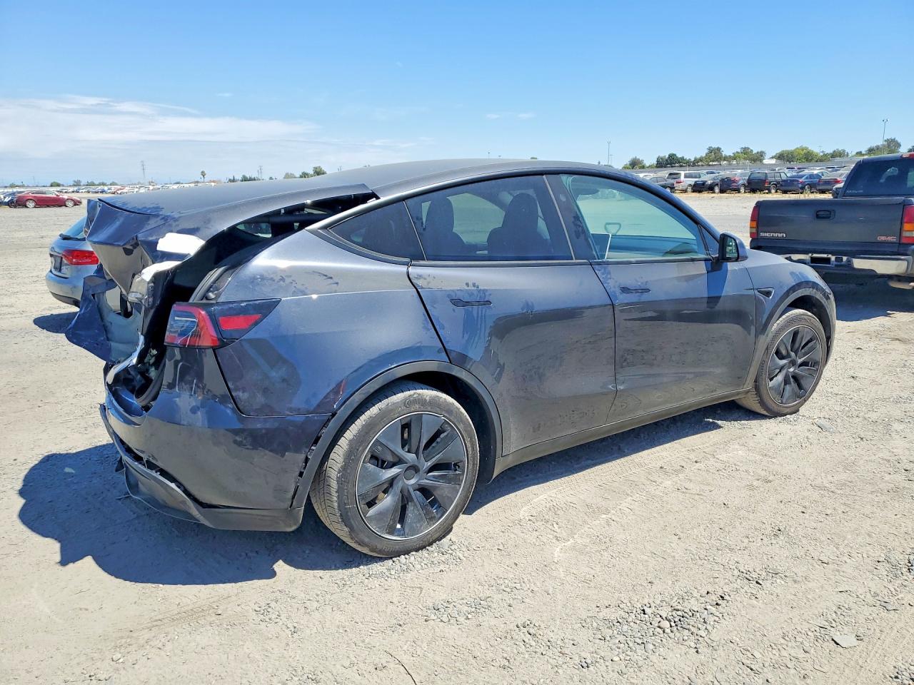 2025 TESLA MODEL Y