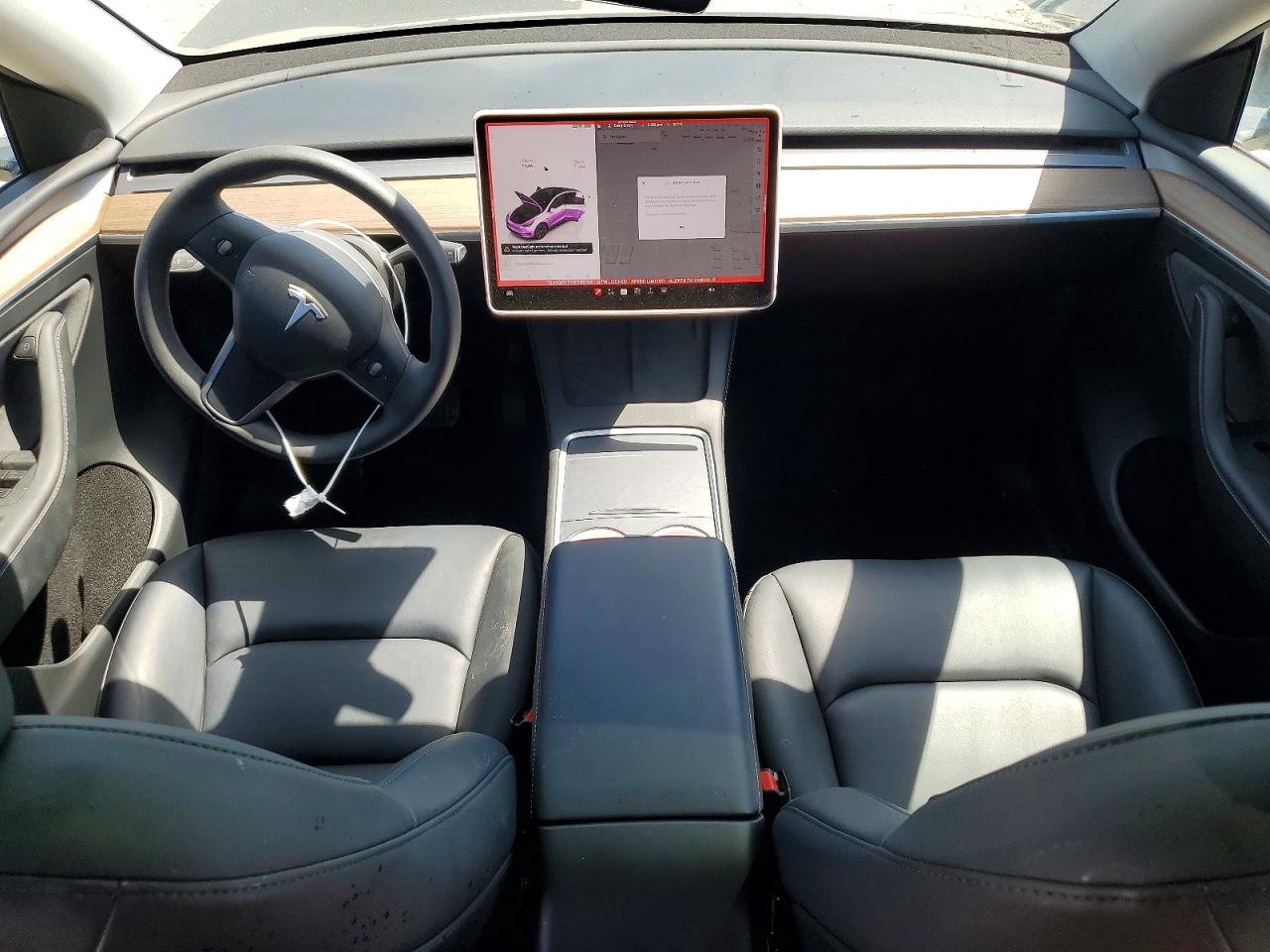 2025 TESLA MODEL Y