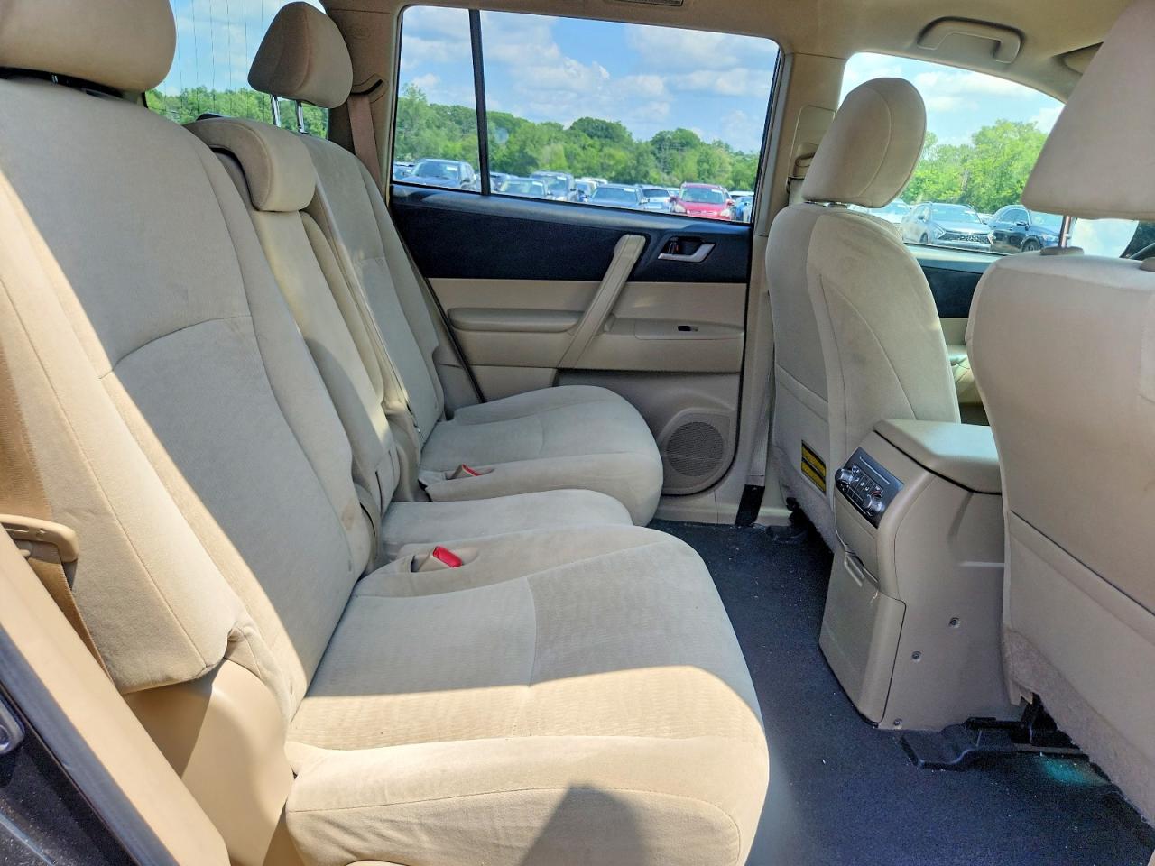 2012 TOYOTA HIGHLANDER