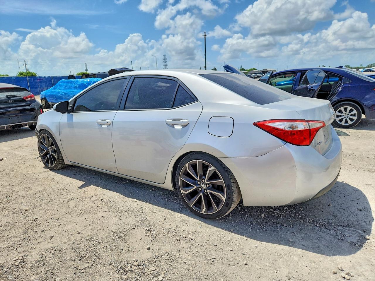 2015 TOYOTA COROLLA