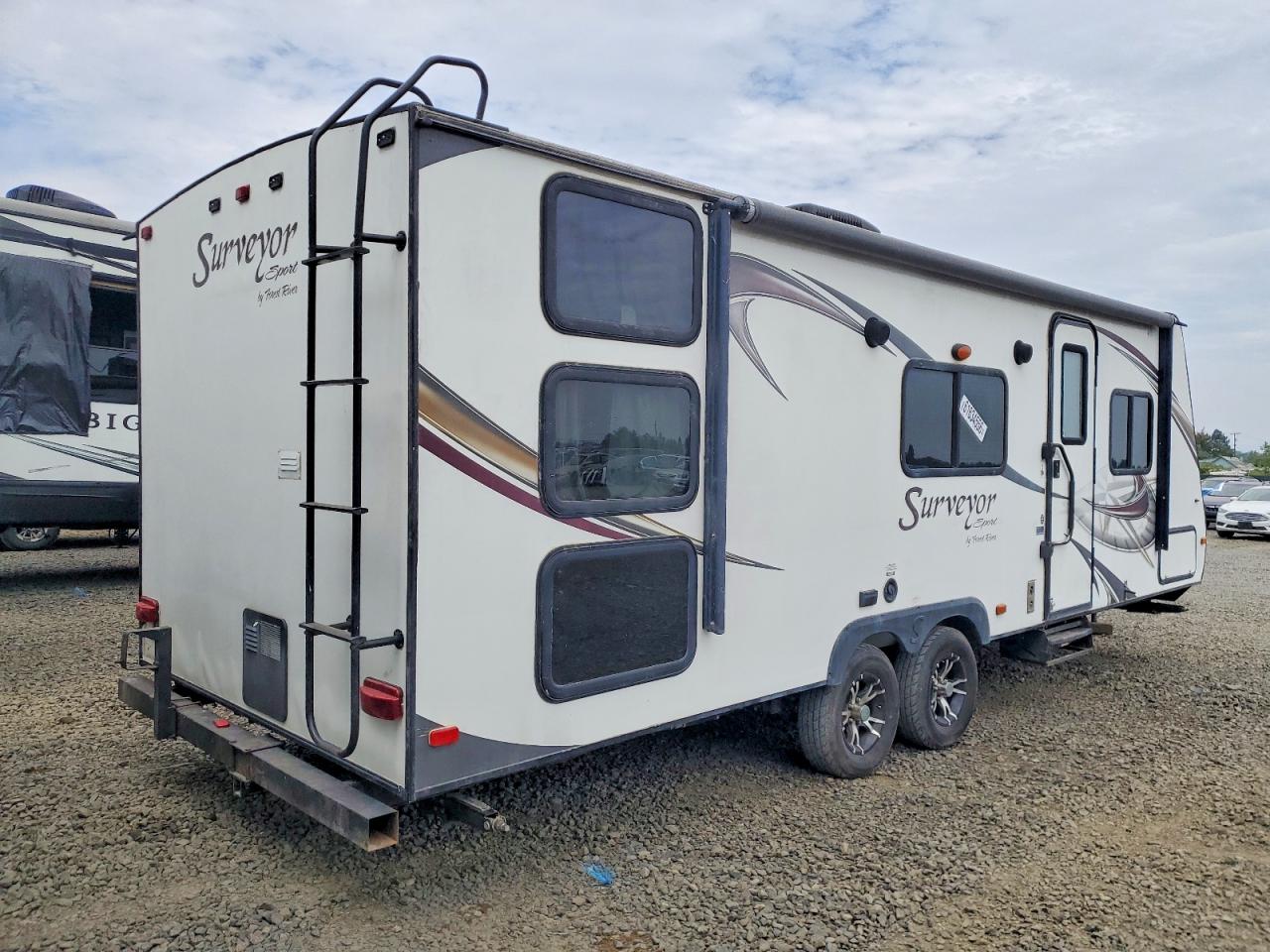 2013 FORE - FOREST RIVER Surveyer S