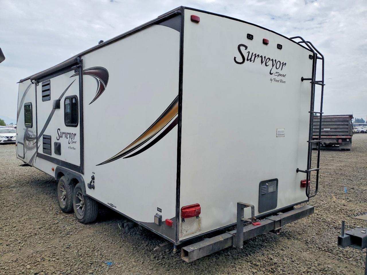 2013 FORE - FOREST RIVER Surveyer S