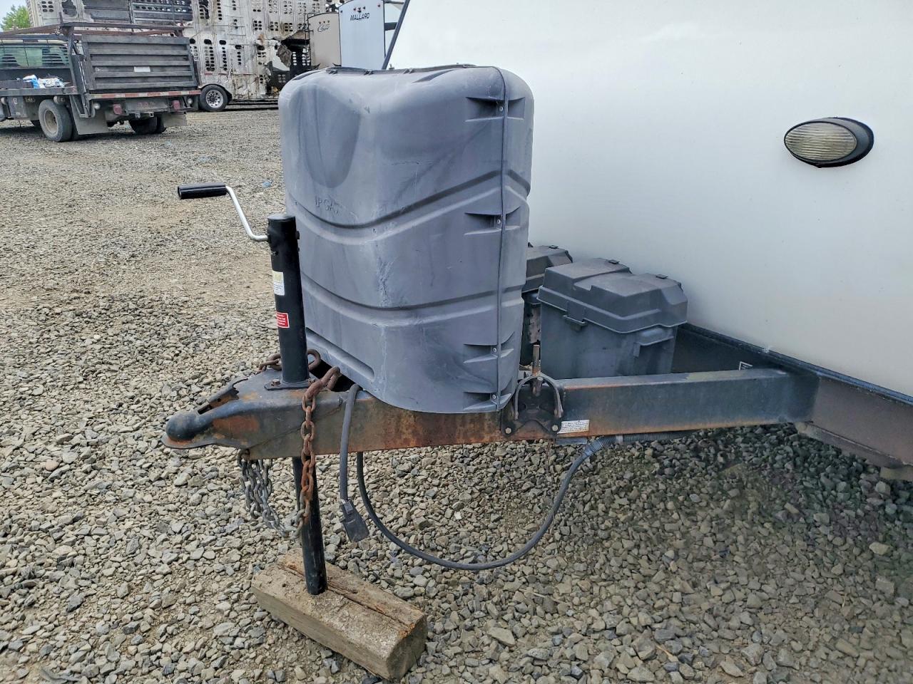 2013 FORE - FOREST RIVER Surveyer S