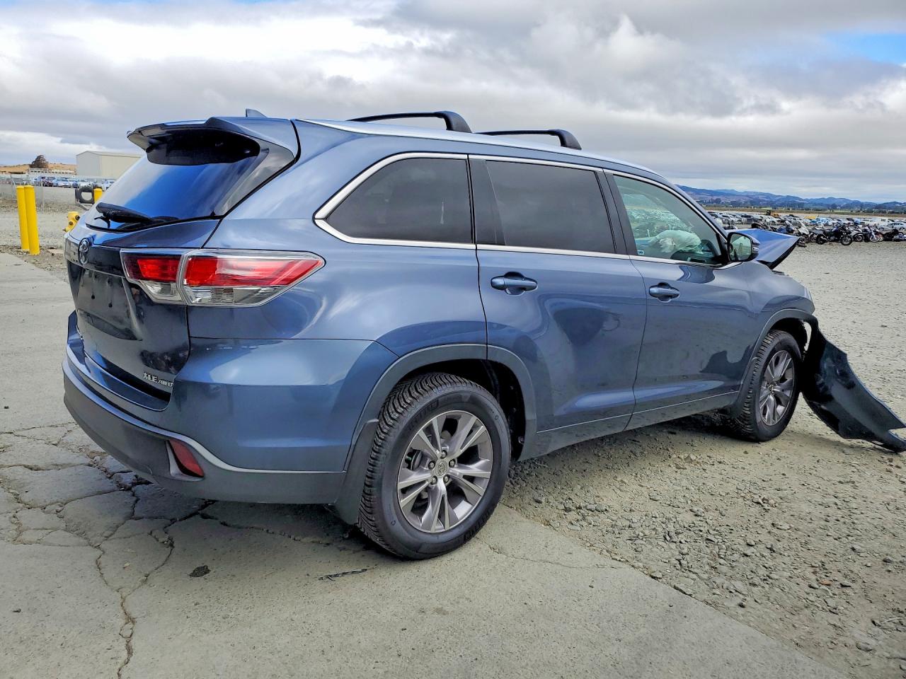 2015 TOYOTA HIGHLANDER