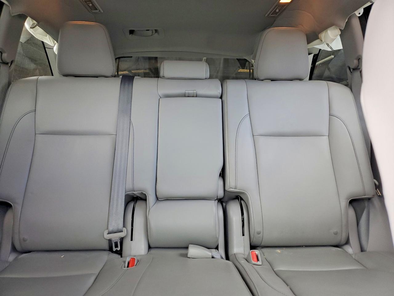 2015 TOYOTA HIGHLANDER