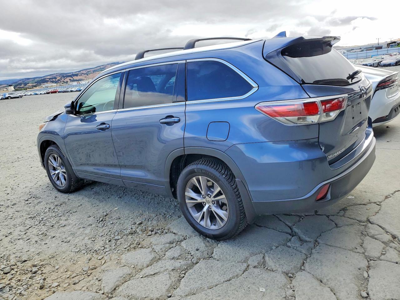 2015 TOYOTA HIGHLANDER