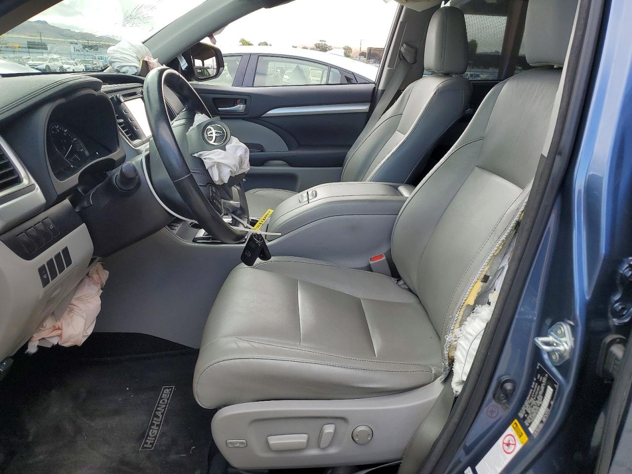 2015 TOYOTA HIGHLANDER