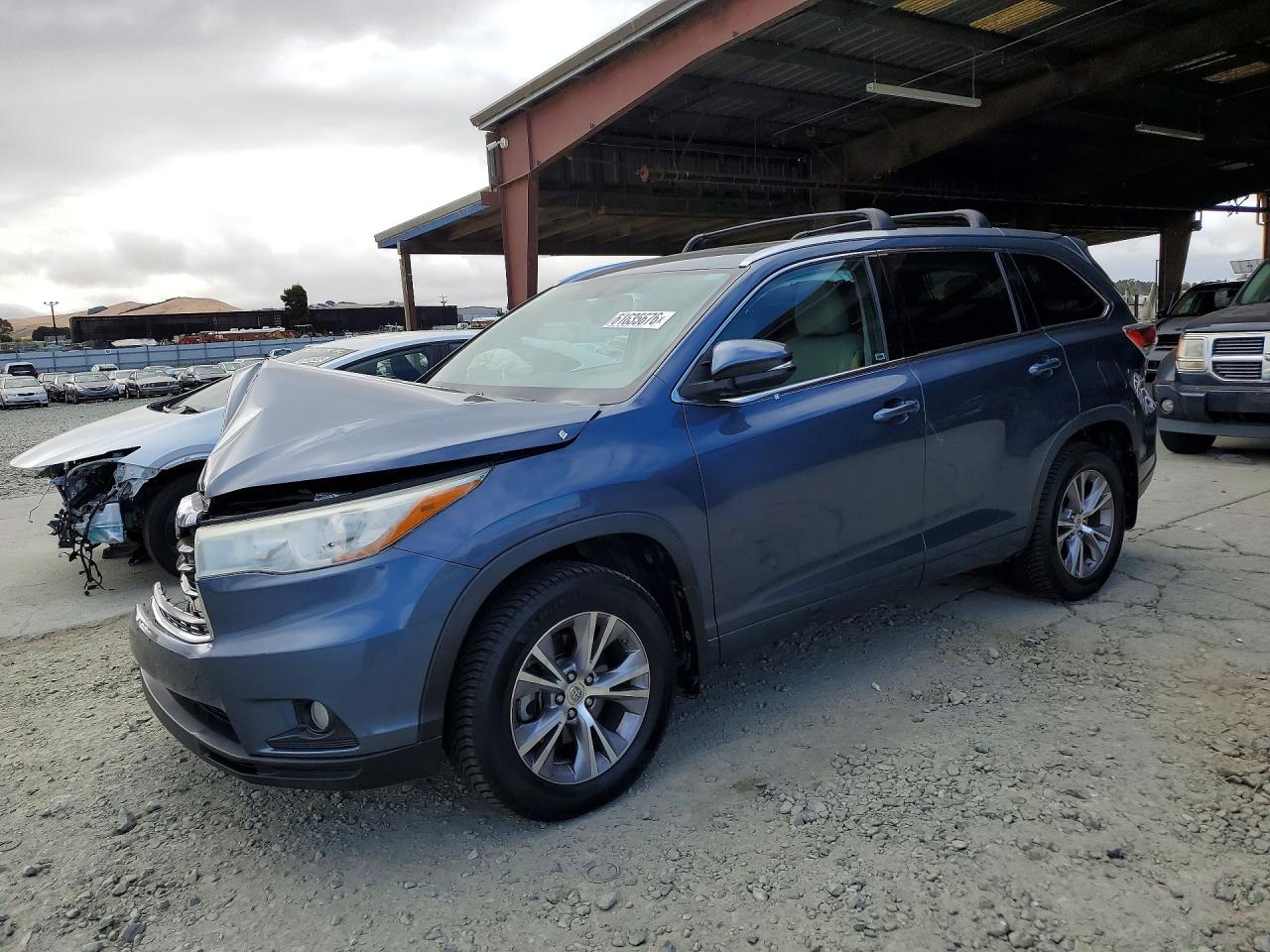 2015 TOYOTA HIGHLANDER