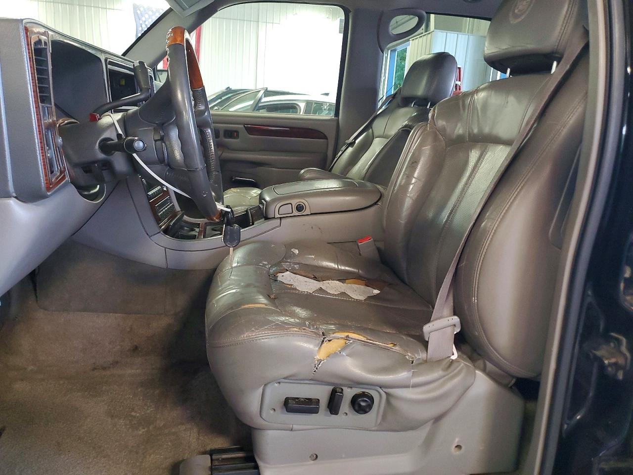 2002 CADILLAC ESCALADE