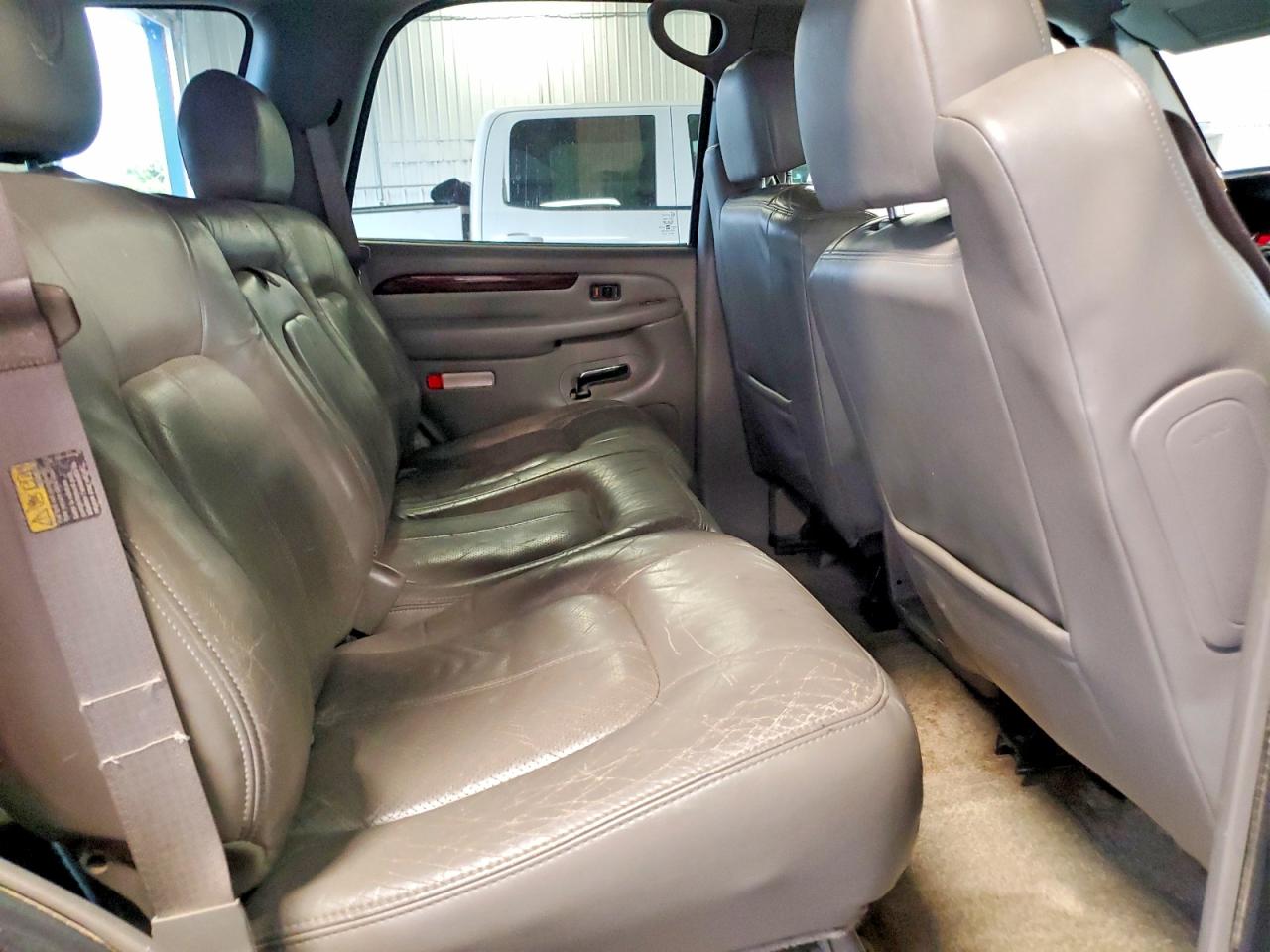 2002 CADILLAC ESCALADE