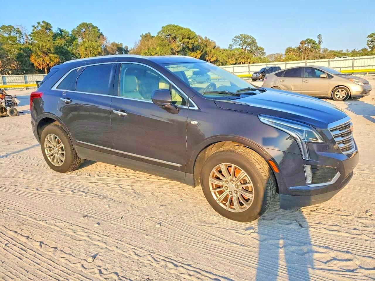 2017 CADILLAC XT5