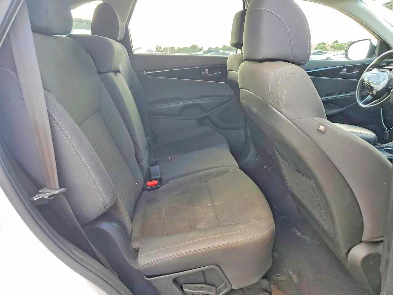2017 KIA SORENTO